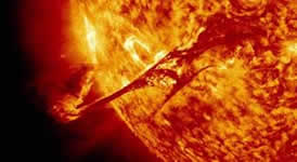 http://4.bp.blogspot.com/-csgu5tF5DgI/UEfT4CGuUQI/AAAAAAAAFfA/RdrPpKztlvw/s1600/SUN%2B-%2BMagnificent%2BEruption%2B%2B08%252C%2B31%252C%2B2012.jpg
